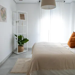 Homely Larios Apartamento